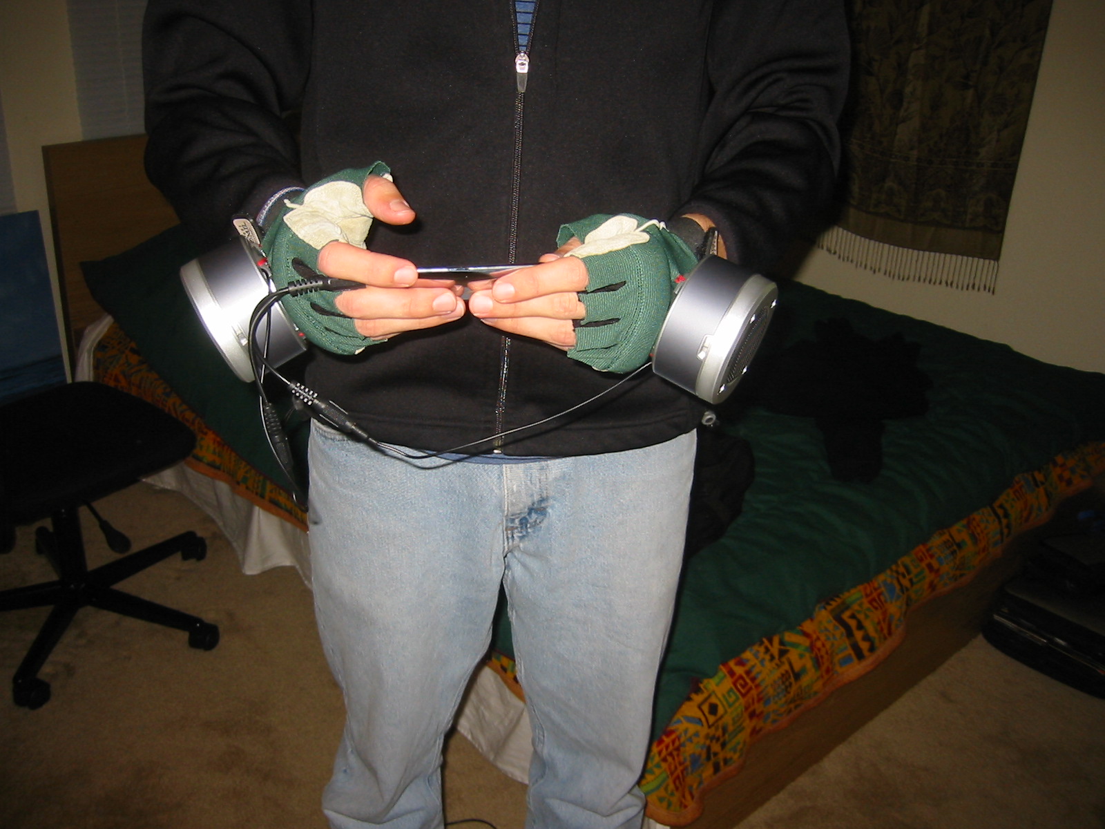 Speaker Gloves 2